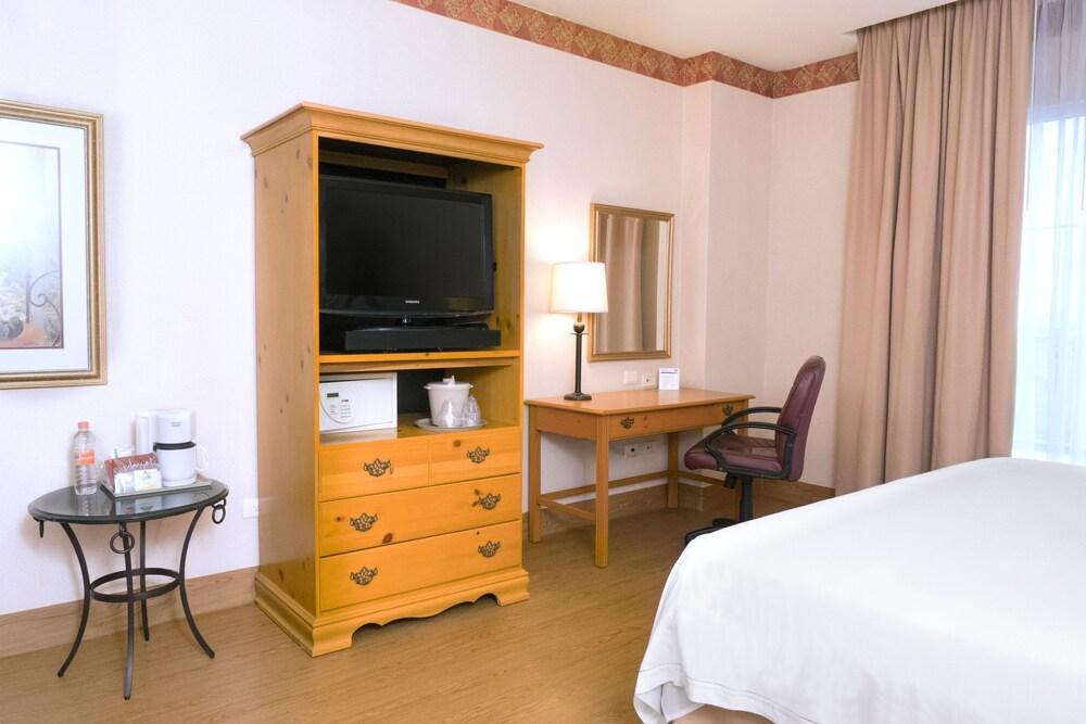 Holiday Inn Express Silao-Aeropuerto Bajio By Ihg Екстериор снимка