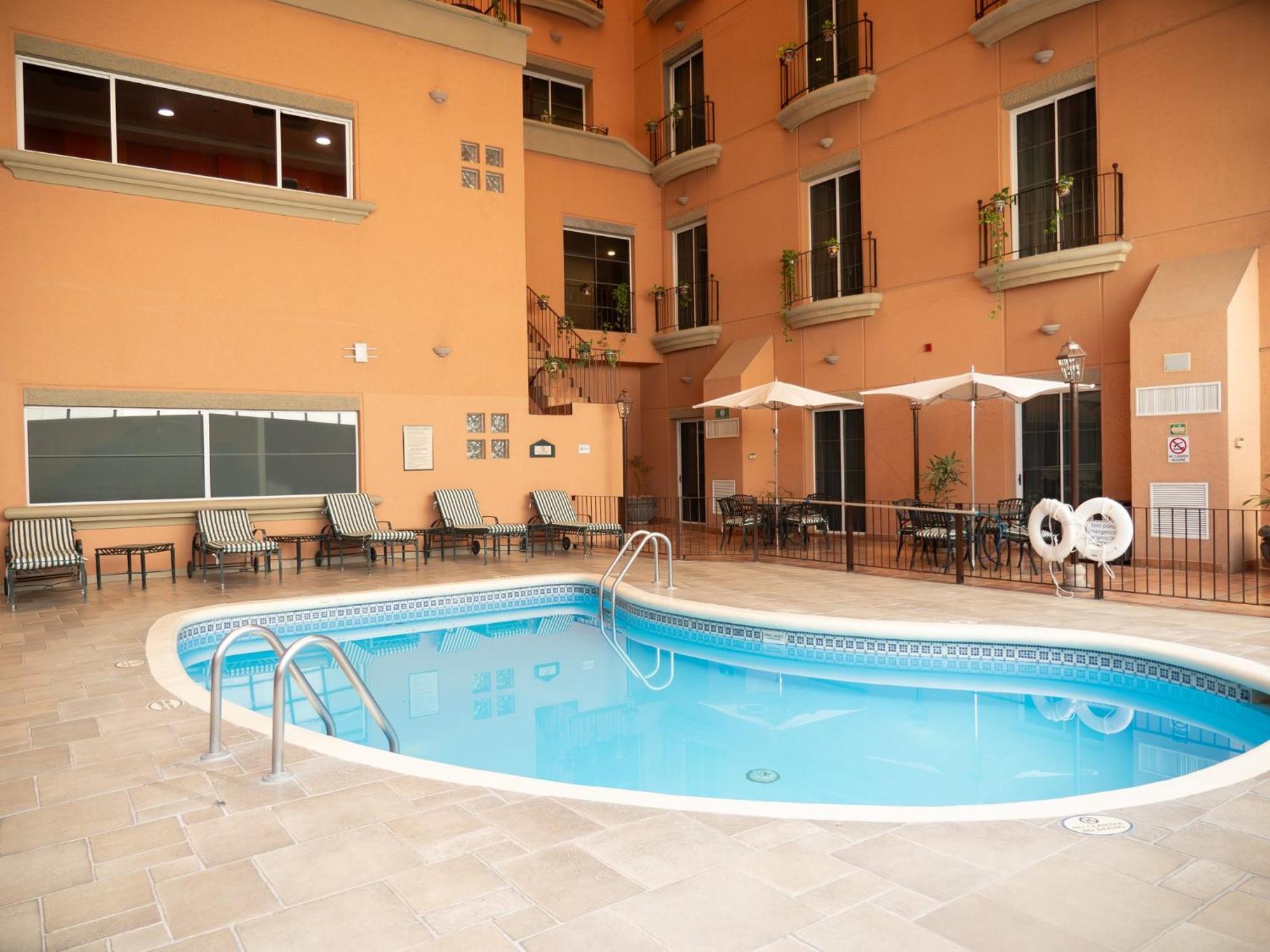 Holiday Inn Express Silao-Aeropuerto Bajio By Ihg Екстериор снимка