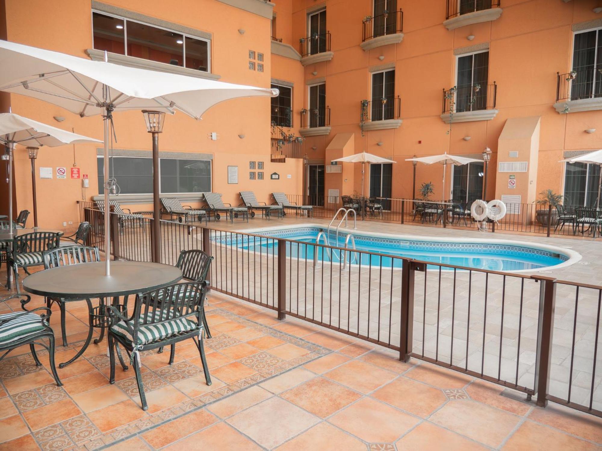 Holiday Inn Express Silao-Aeropuerto Bajio By Ihg Екстериор снимка
