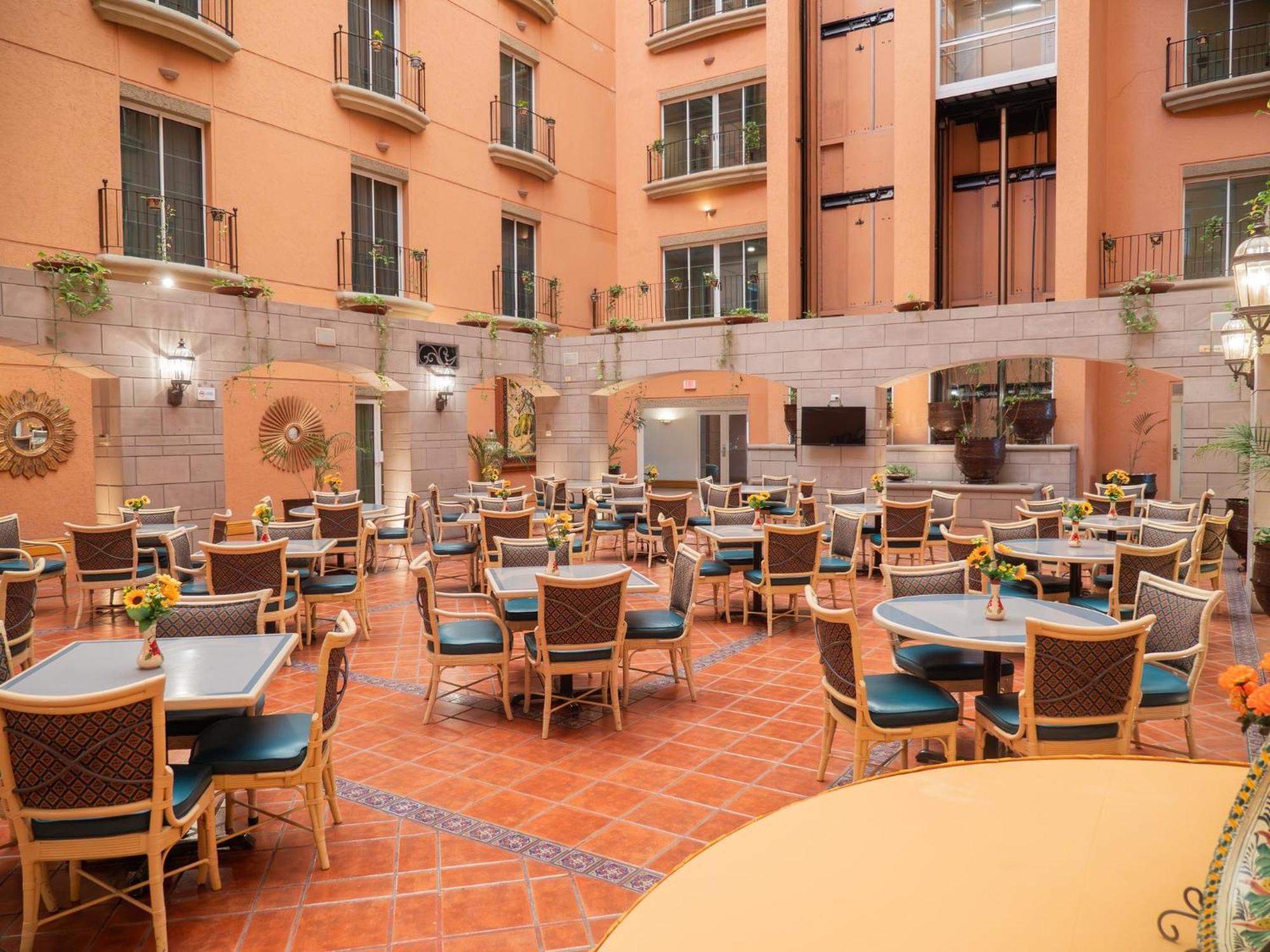 Holiday Inn Express Silao-Aeropuerto Bajio By Ihg Екстериор снимка