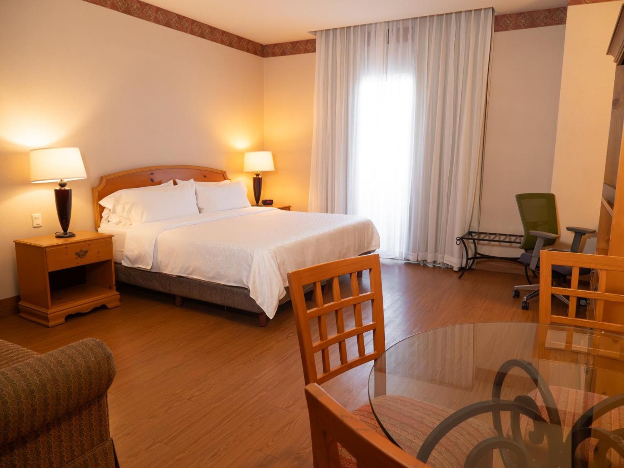 Holiday Inn Express Silao-Aeropuerto Bajio By Ihg Екстериор снимка