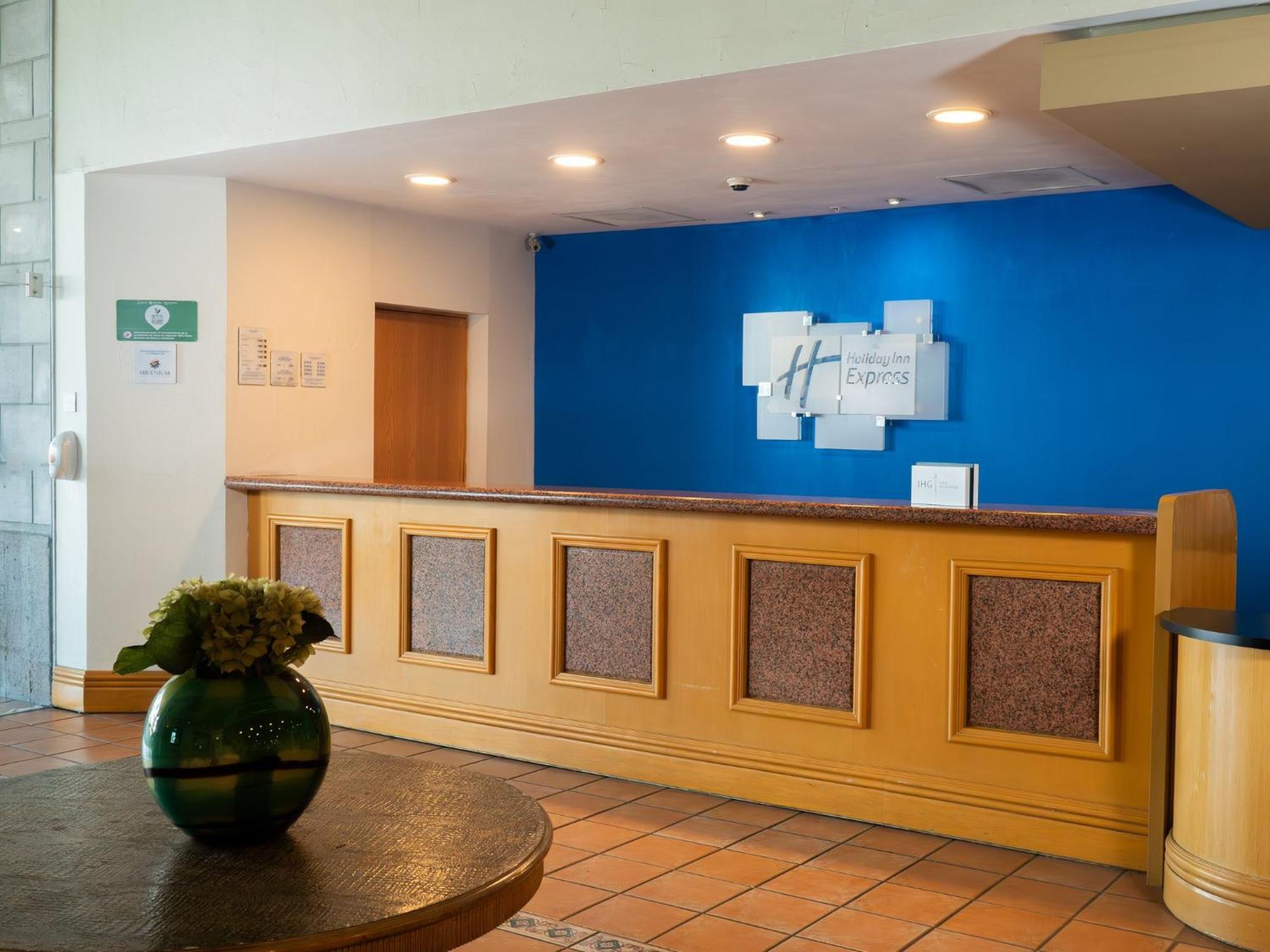 Holiday Inn Express Silao-Aeropuerto Bajio By Ihg Екстериор снимка
