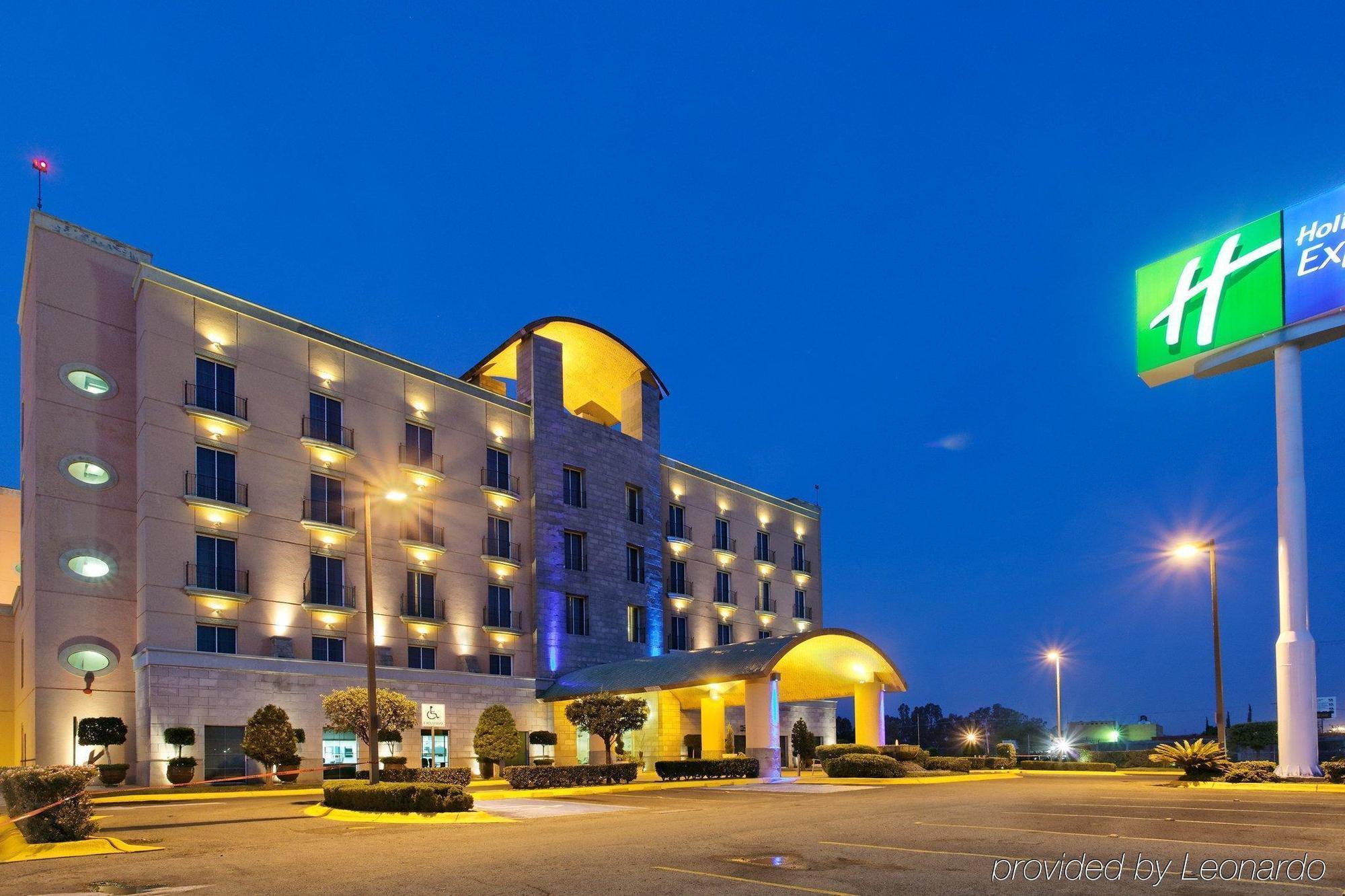 Holiday Inn Express Silao-Aeropuerto Bajio By Ihg Екстериор снимка
