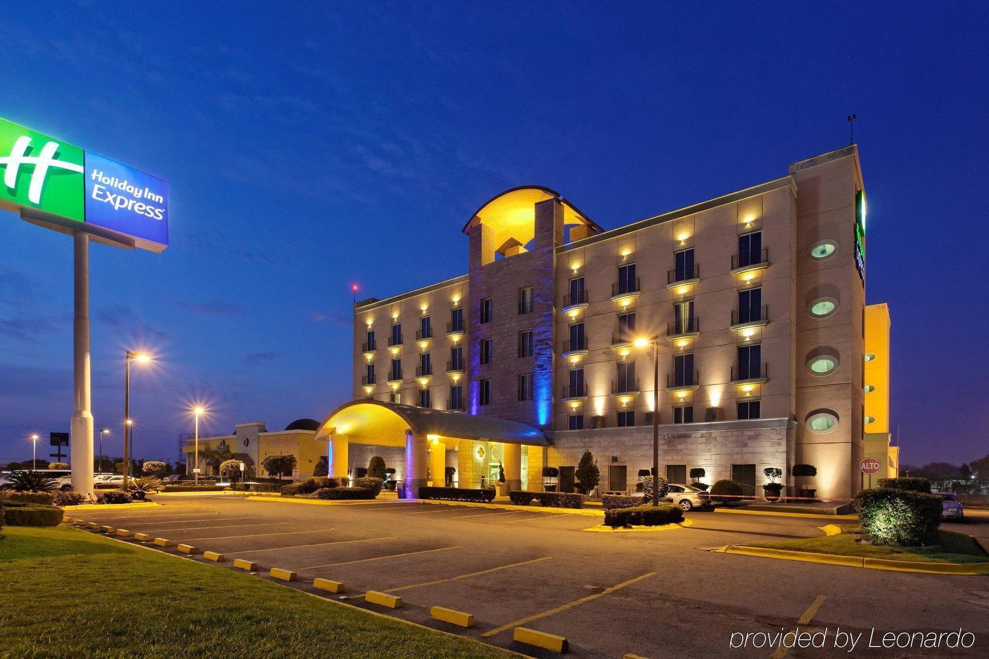 Holiday Inn Express Silao-Aeropuerto Bajio By Ihg Екстериор снимка